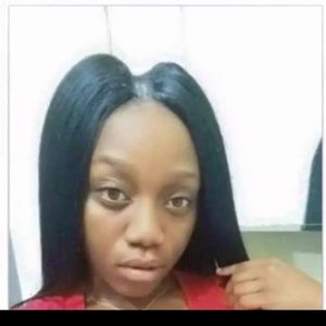 Meet your Posher, Latia